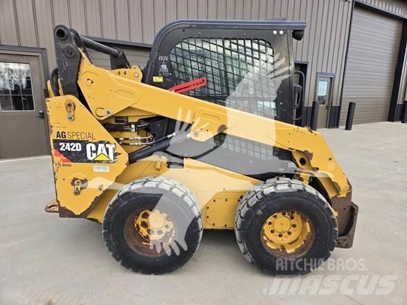 CAT 242D Minilæsser - skridstyret