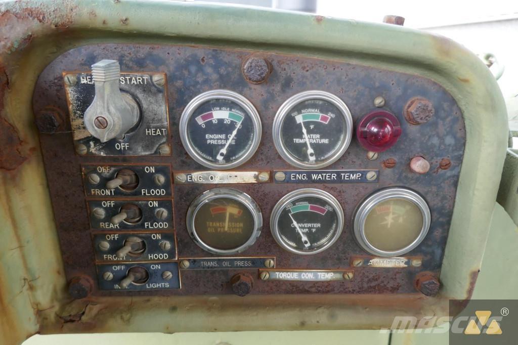 CAT D7F Ex-army Bulldozer på larvebånd