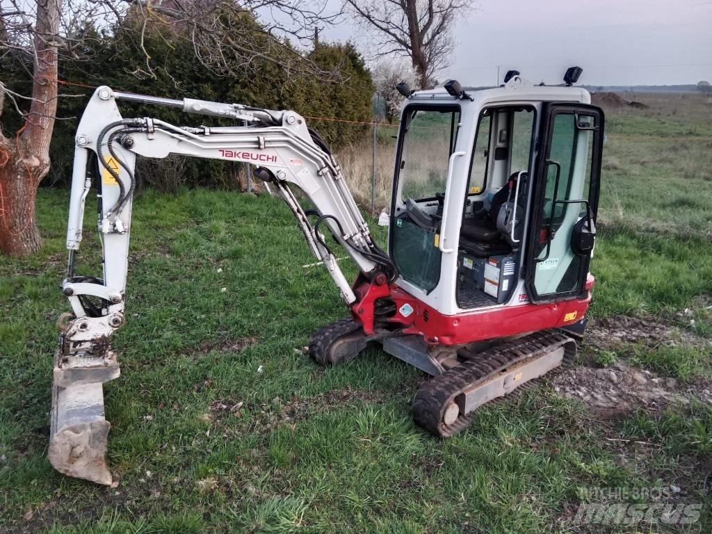 Takeuchi TB 225 Minigravemaskiner