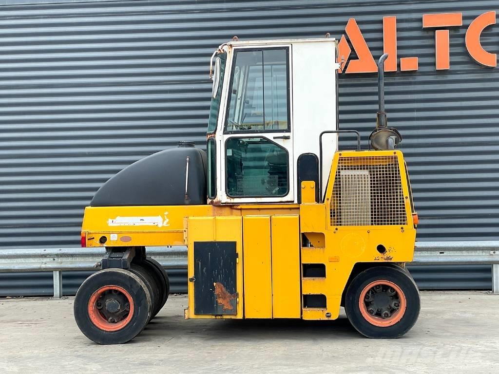 Dynapac CP 142 Tromle med luftdæk