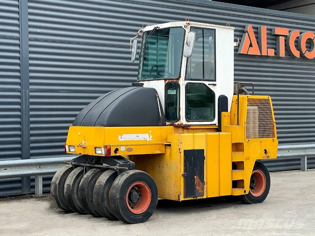 Dynapac CP 142 Tromle med luftdæk