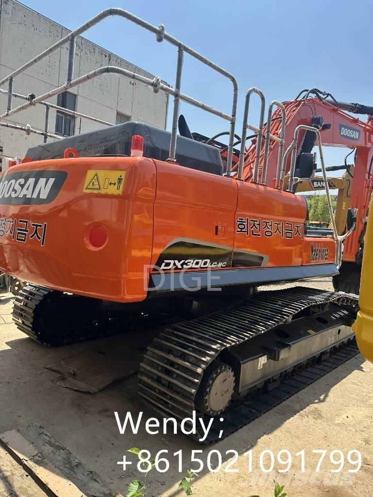 Doosan DX 300 Midi-gravemaskiner 7t - 12t