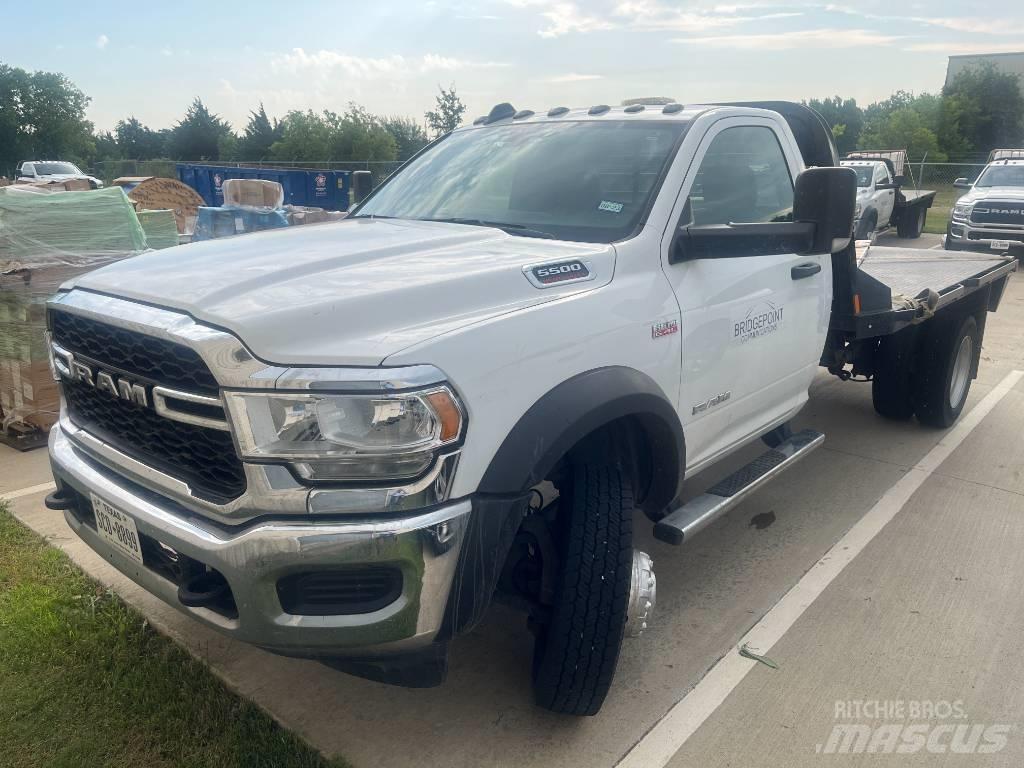 RAM 5500 Lastbil med lad/Flatbed