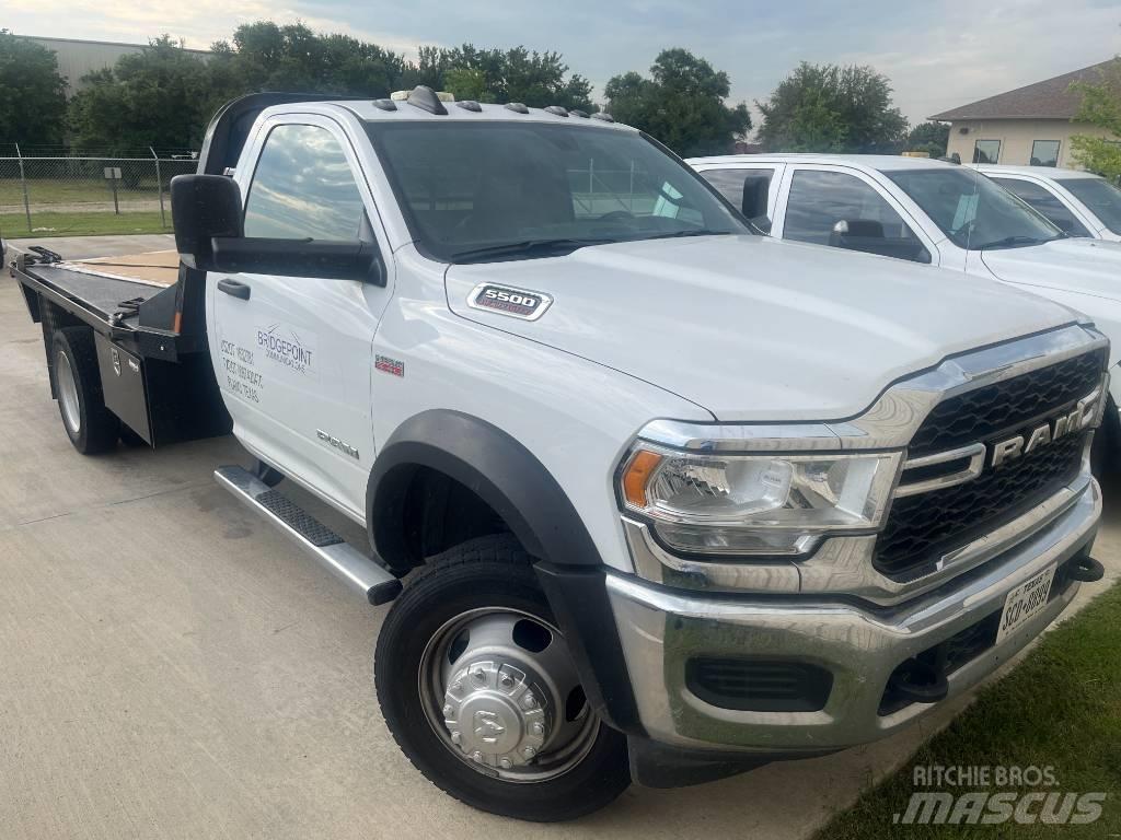 RAM 5500 Lastbil med lad/Flatbed
