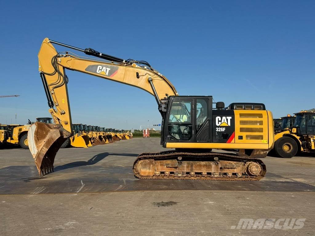 CAT 326FL Gravemaskiner på larvebånd