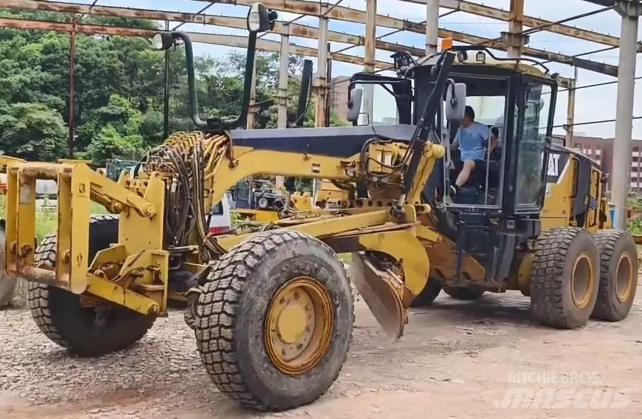 CAT 160 M Vejhøvle / Gradere