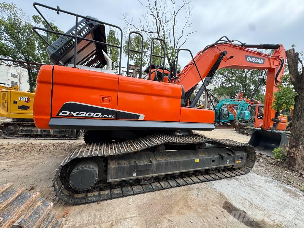 Doosan DX 300 Gravemaskiner på larvebånd