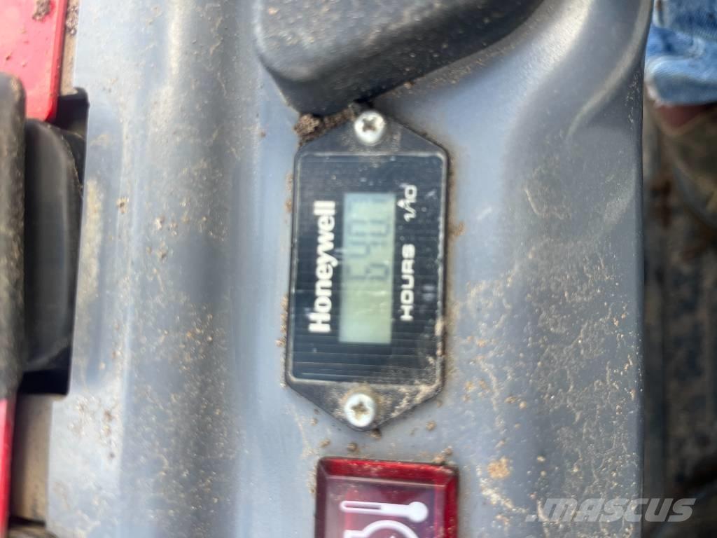 Takeuchi TB 210 R Minigravemaskiner