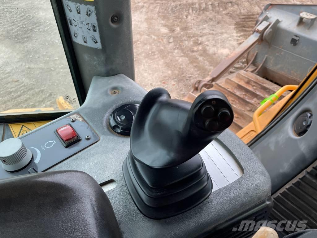 Liebherr PR 746 Bulldozer på larvebånd