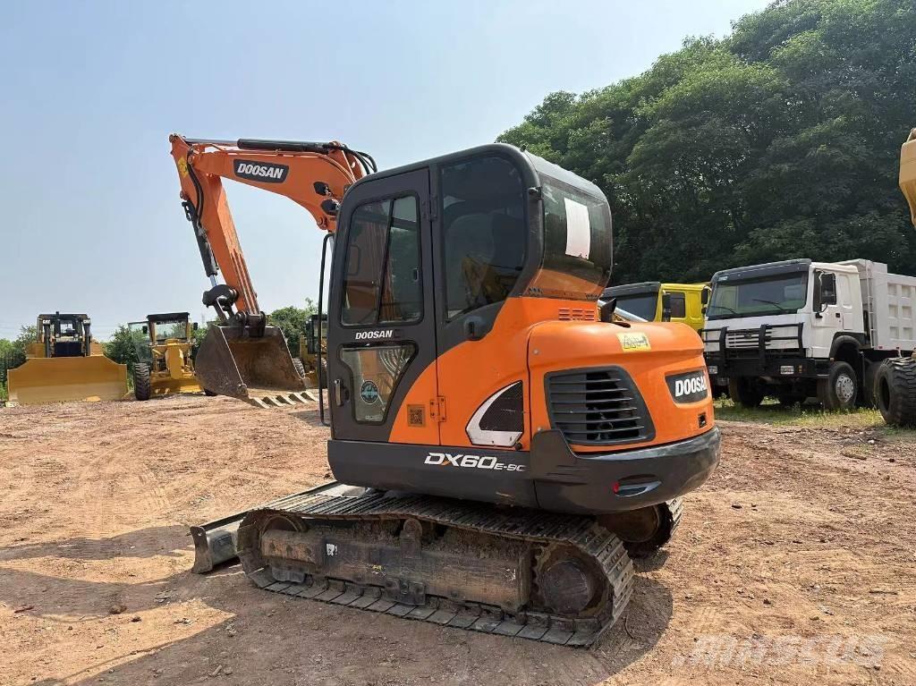 Doosan DX 60 Gravemaskiner på larvebånd