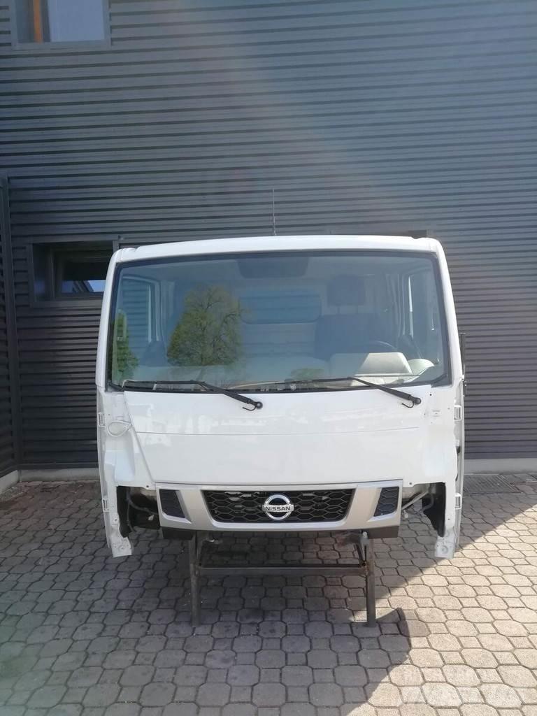 Nissan NT400 Kabiner og interiør