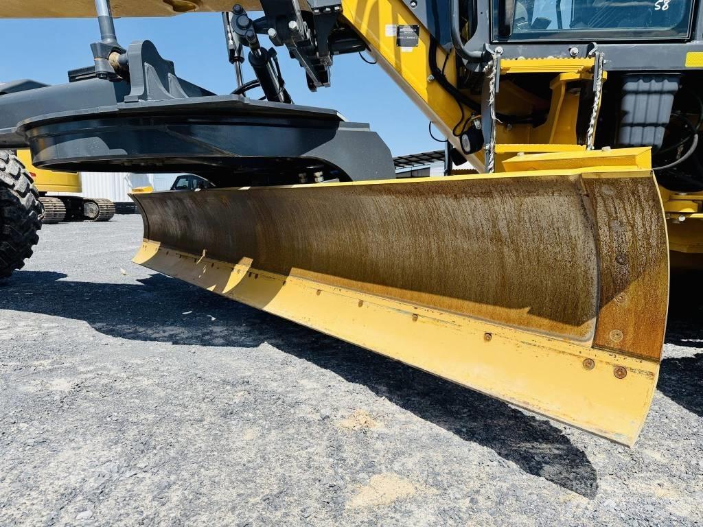 DEERE 672G Vejhøvle / Gradere