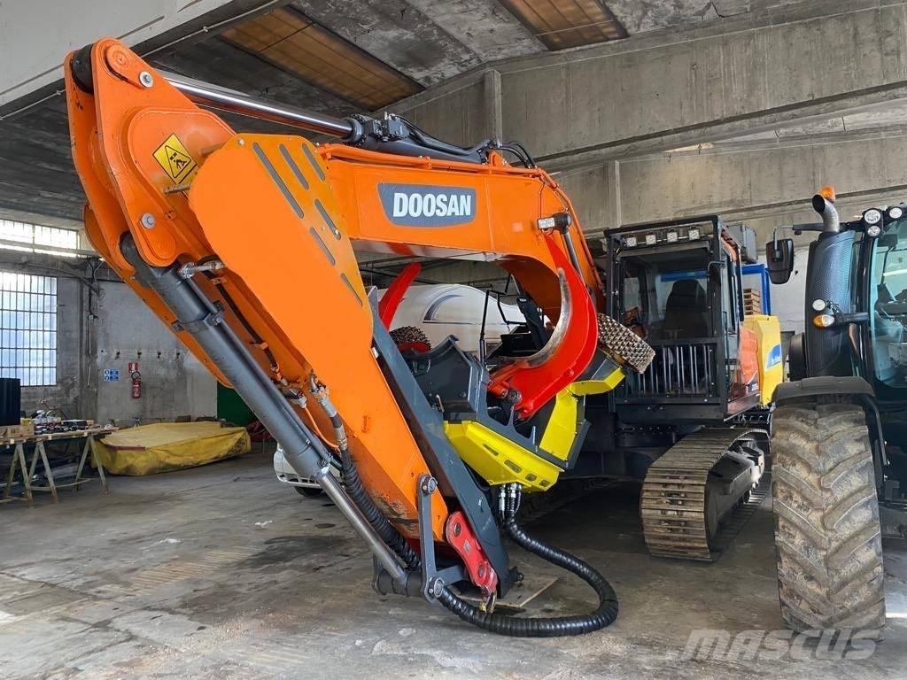 Doosan DX 235 NLC-5 Gravemaskiner på larvebånd