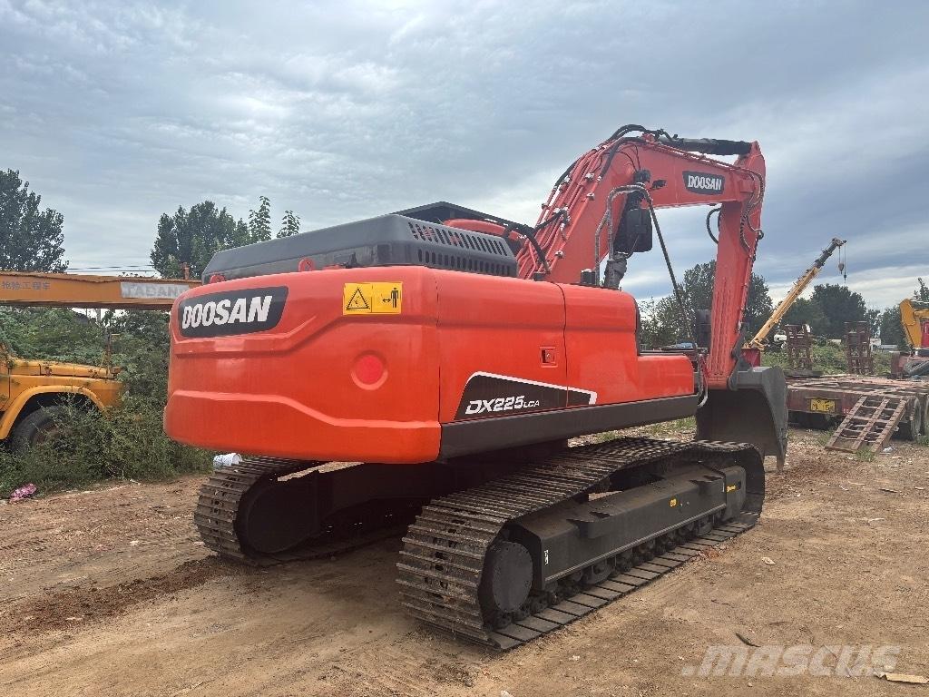 Doosan DX 225 Gravemaskiner på larvebånd