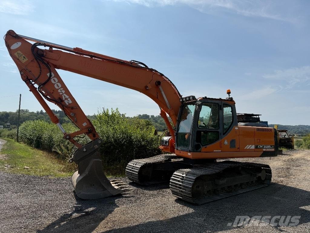 Doosan DX 225 LC Gravemaskiner på larvebånd
