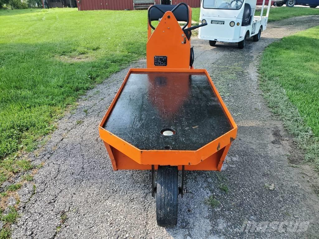 Taylor-Dunn SC100 Bugsertruck