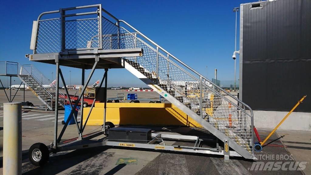  PASSENGER STAIRS Trucks - Andet