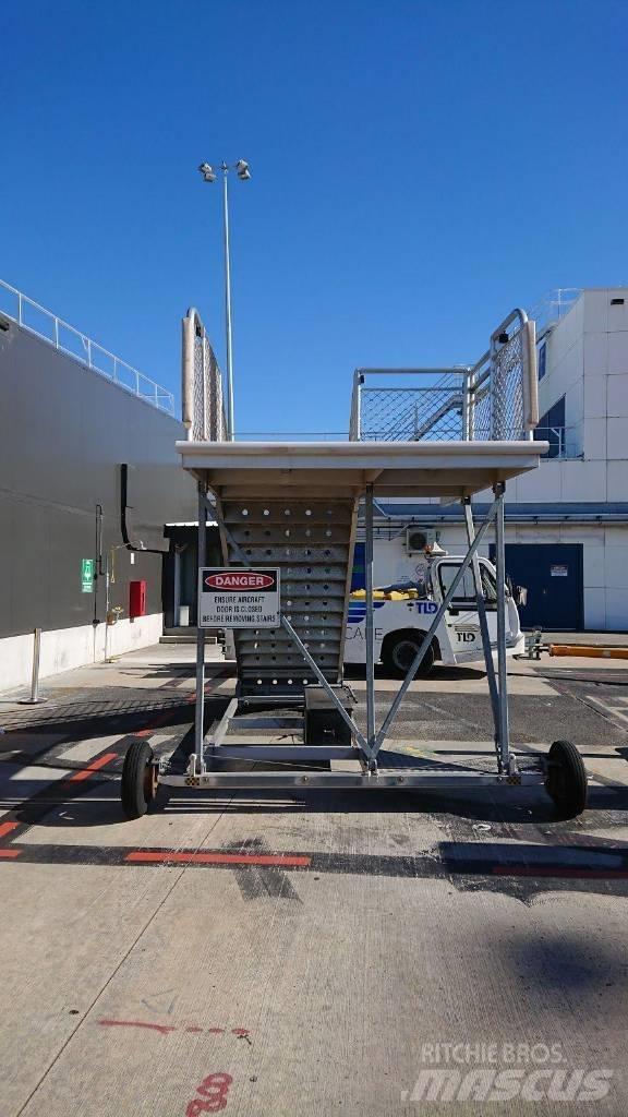  PASSENGER STAIRS Trucks - Andet
