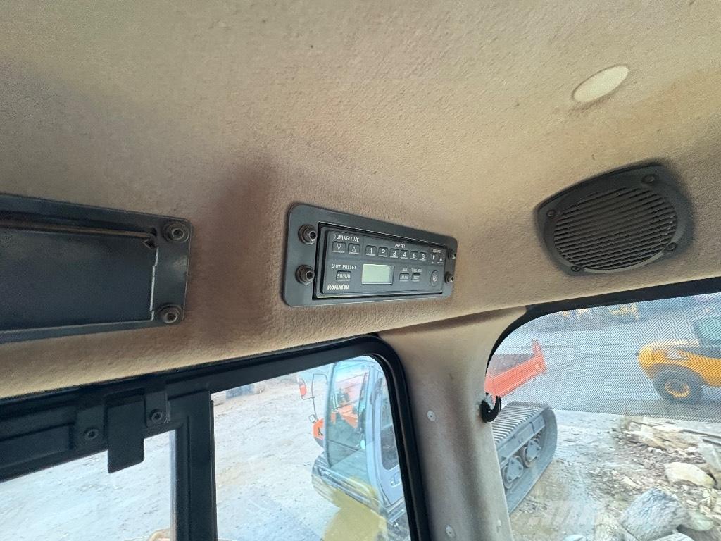 Komatsu D65PX-18 Bulldozer på larvebånd