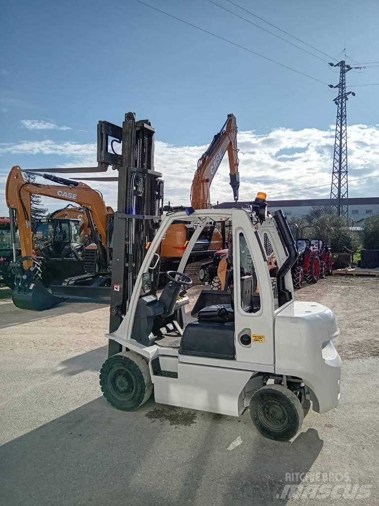 UniCarriers DX 25 Diesel gaffeltrucks