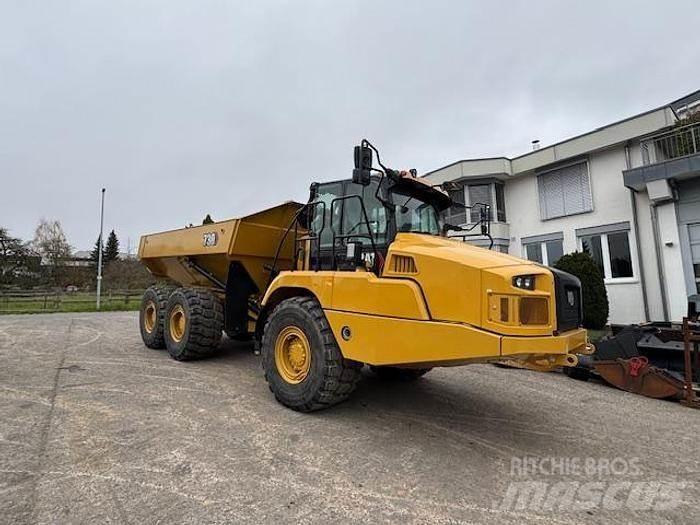CAT 730 Terrængående lastbiler