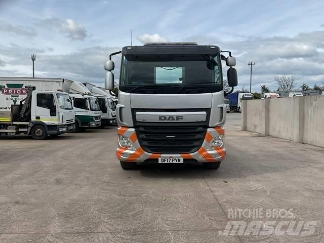 DAF CF 330 Flatbed lastbiler med spil