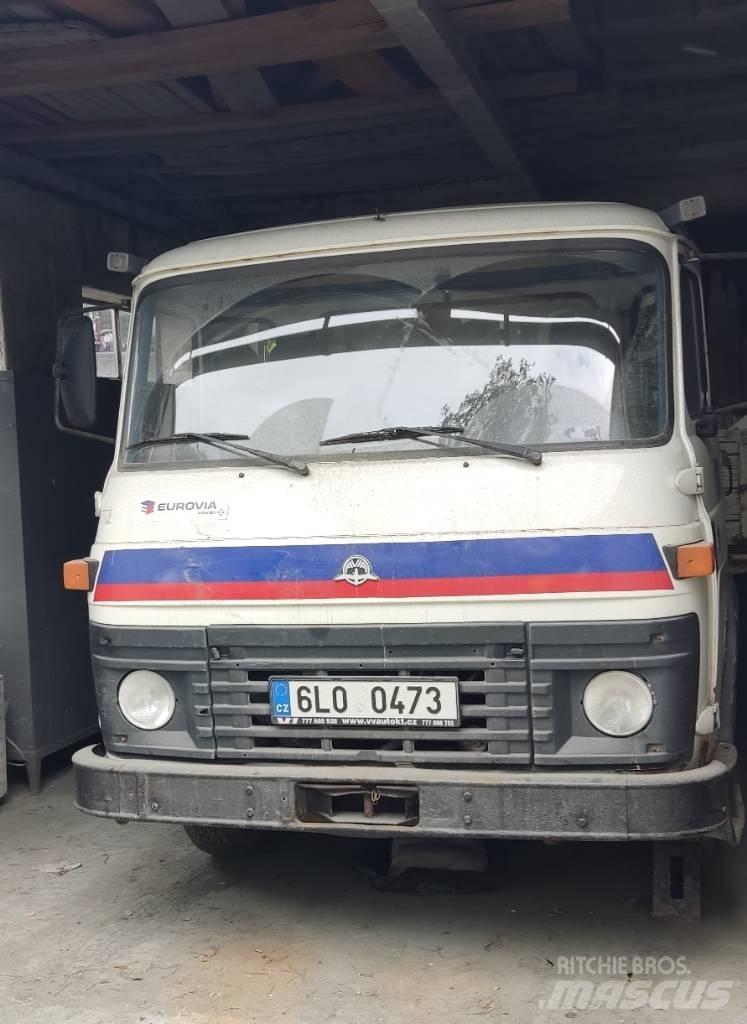 Avia 30N Lastbil med lad/Flatbed