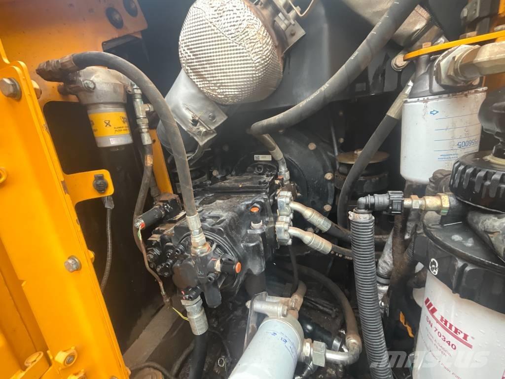 JCB JS 130 LC Gravemaskiner på larvebånd