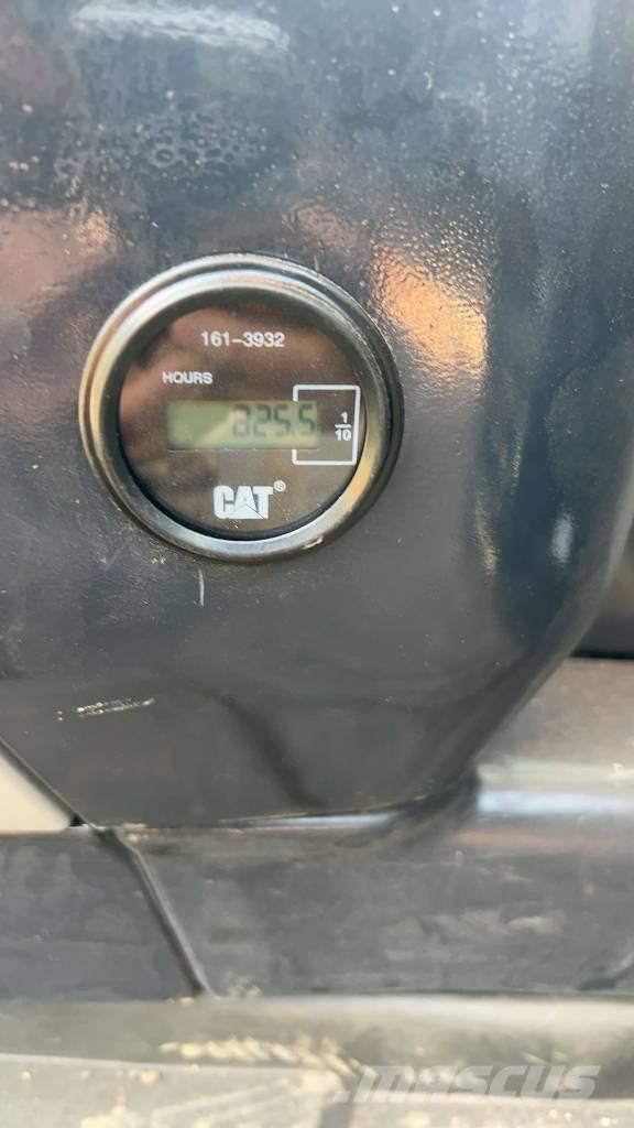CAT 325 D Gravemaskiner på larvebånd