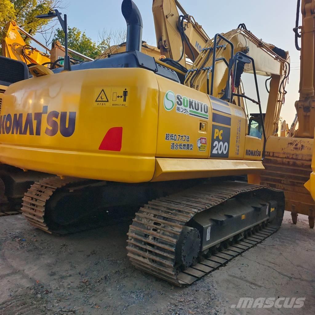 Komatsu PC200-8 Gravemaskiner på larvebånd