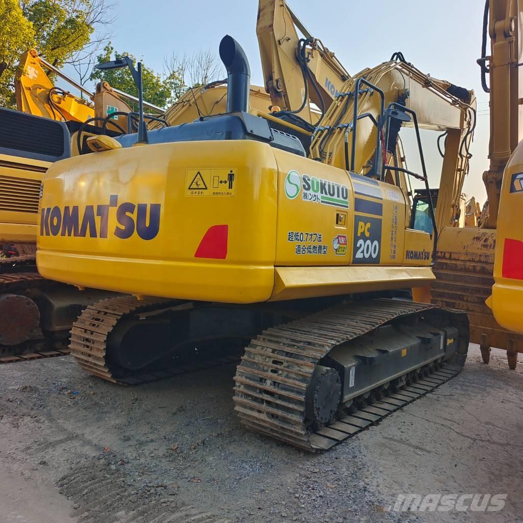 Komatsu PC200-8 Gravemaskiner på larvebånd
