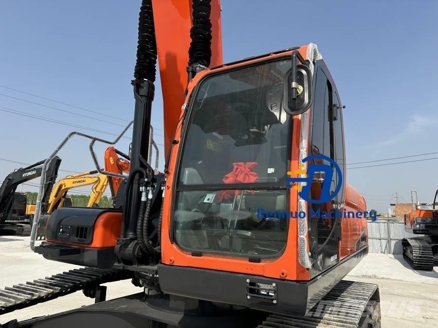 Doosan DX 340 Gravemaskiner på larvebånd