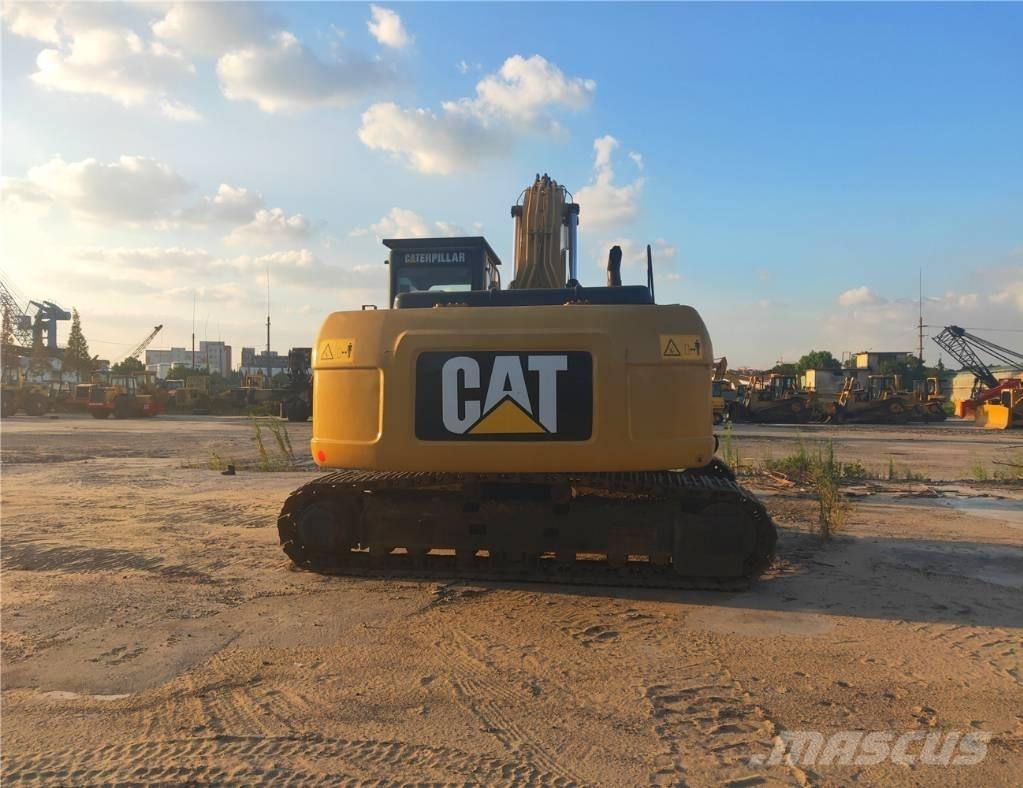 CAT 325D Gravemaskiner på larvebånd