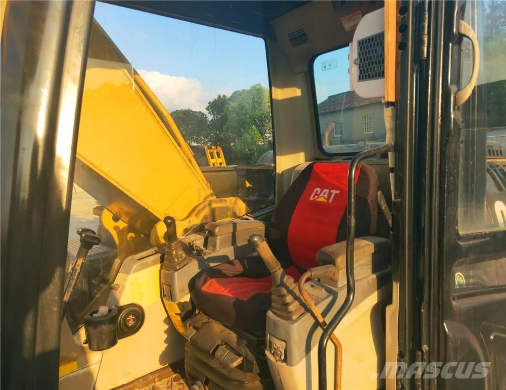 CAT 325D Gravemaskiner på larvebånd