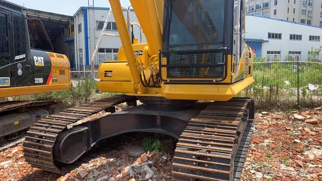 Komatsu PC 210 Gravemaskiner på larvebånd