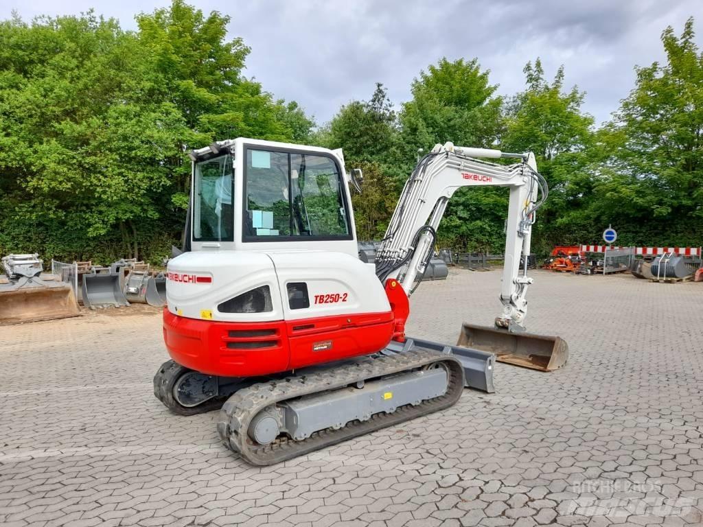 Takeuchi TB 250-2 Minigravemaskiner