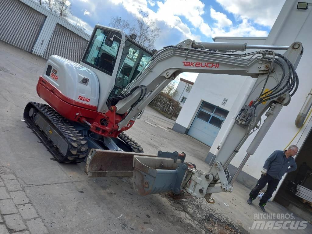 Takeuchi TB 240 Minigravemaskiner