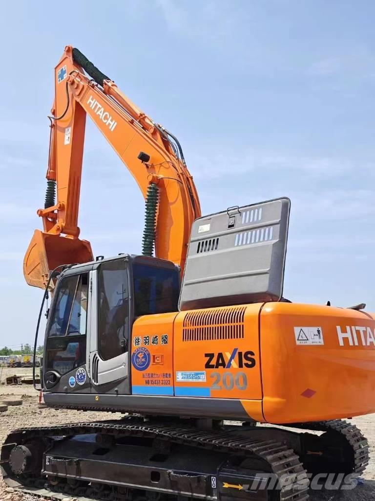 Hitachi ZX200 Gravemaskiner på larvebånd