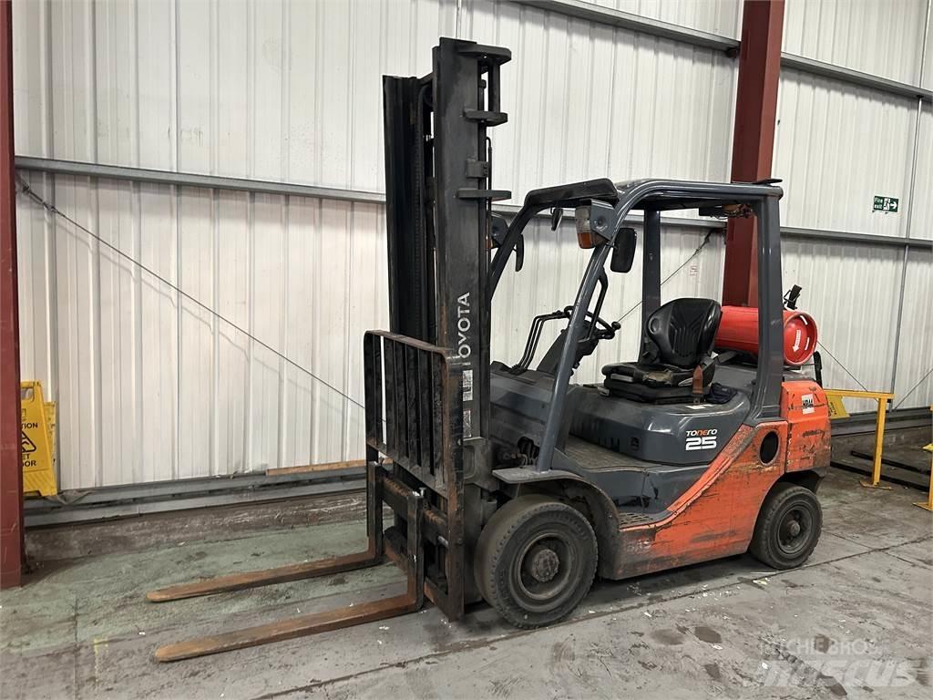 Toyota 02-8FGF25 LPG gaffeltrucks