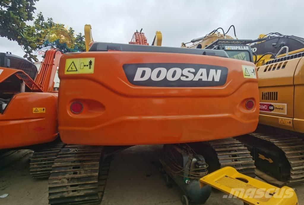 Doosan DX 225 LC Gravemaskiner på larvebånd