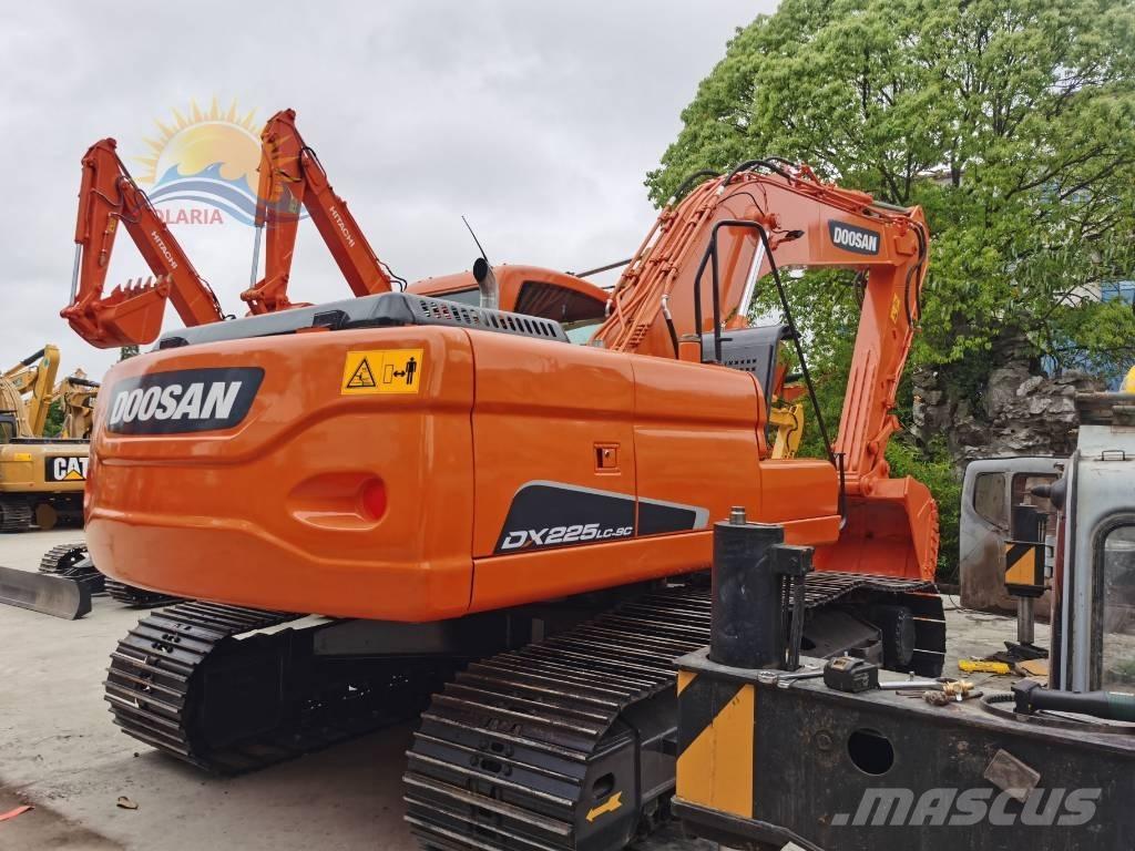 Doosan DX 225 LC Gravemaskiner på larvebånd