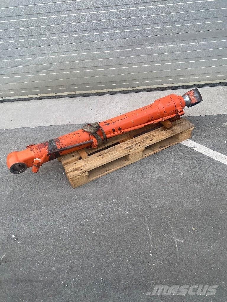 Hitachi ZX 250 LC Gravemaskiner på larvebånd