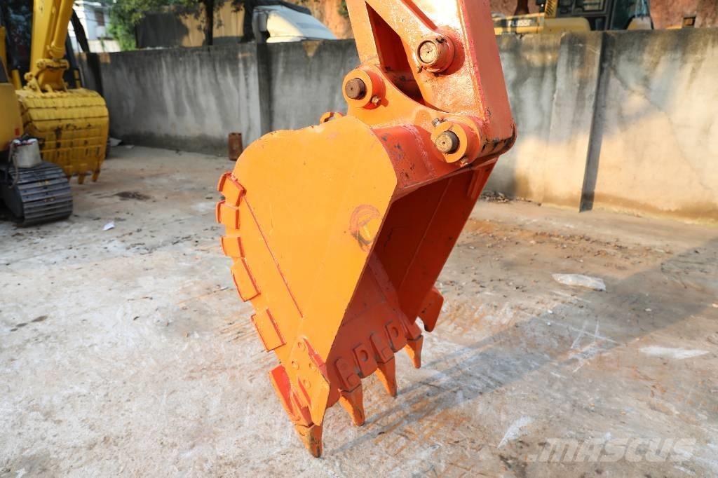 Hitachi ZX 120-6 Gravemaskiner på larvebånd