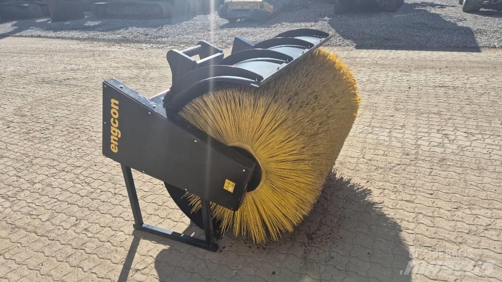 Engcon sweeper Fejemaskiner