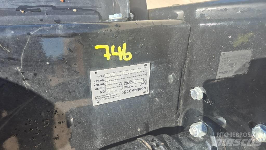 Engcon sweeper Fejemaskiner