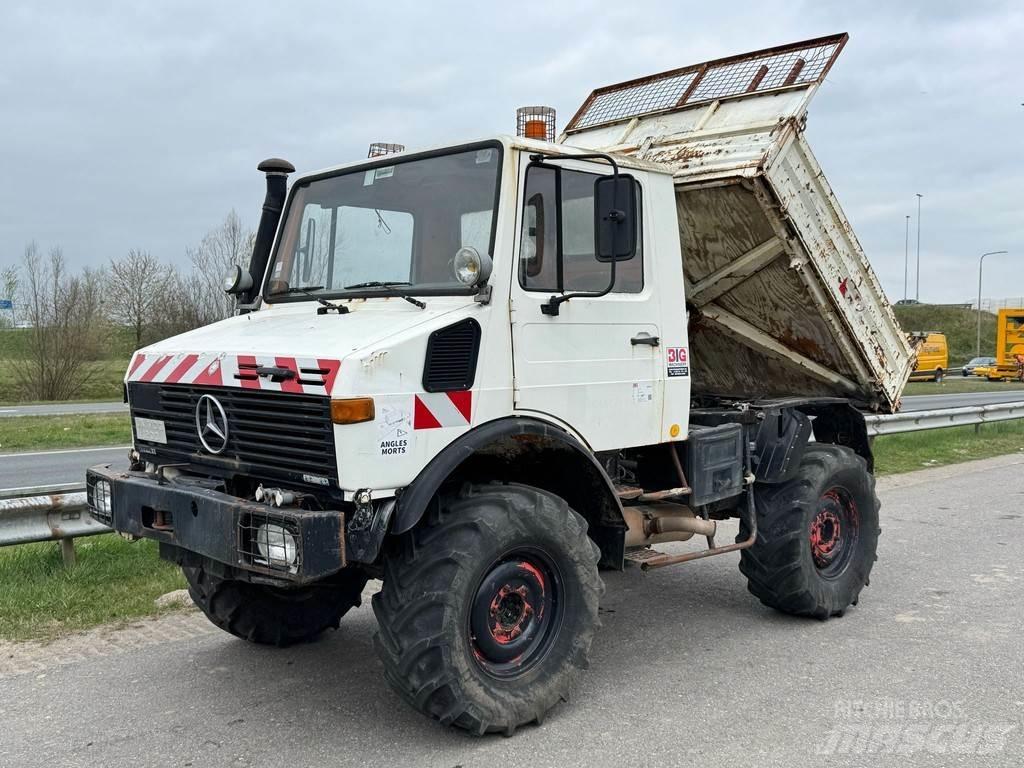 Mercedes-Benz 424 Lastbiler med tip