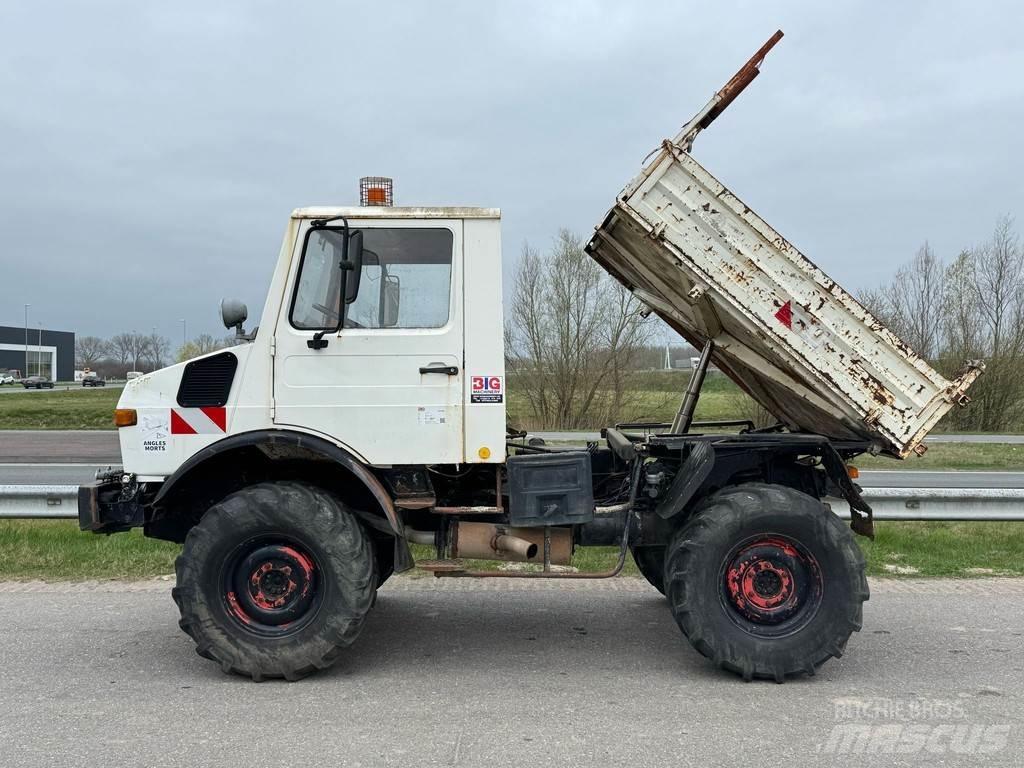 Mercedes-Benz 424 Lastbiler med tip