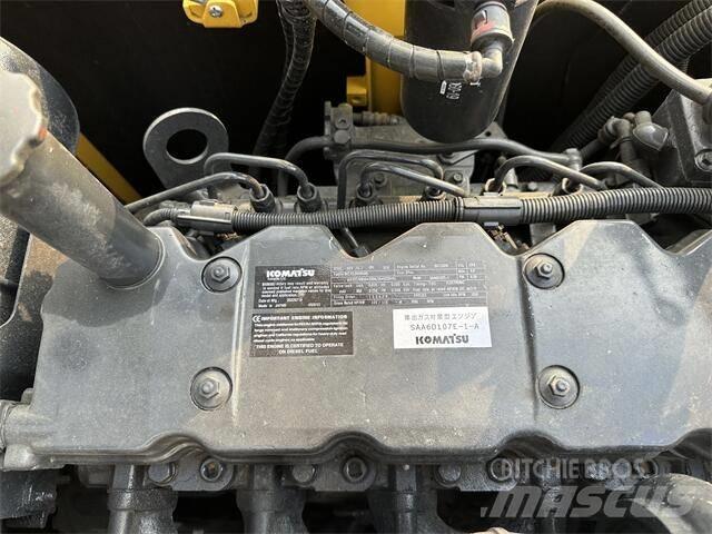 Komatsu PC210-8 Gravemaskiner på larvebånd