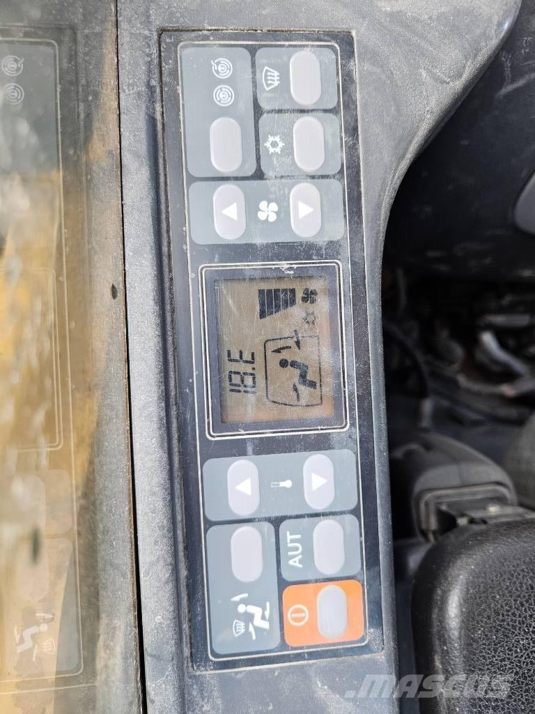CAT 323 Gravemaskiner på larvebånd