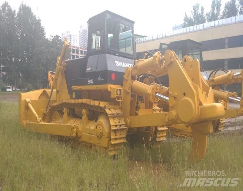 Shantui SD 32 Bulldozer på larvebånd